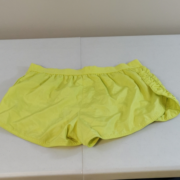 CALVIN KLEIN WOMEN'S ATHLETIC PERFORMANCE SHORTS - Picture 6 of 9